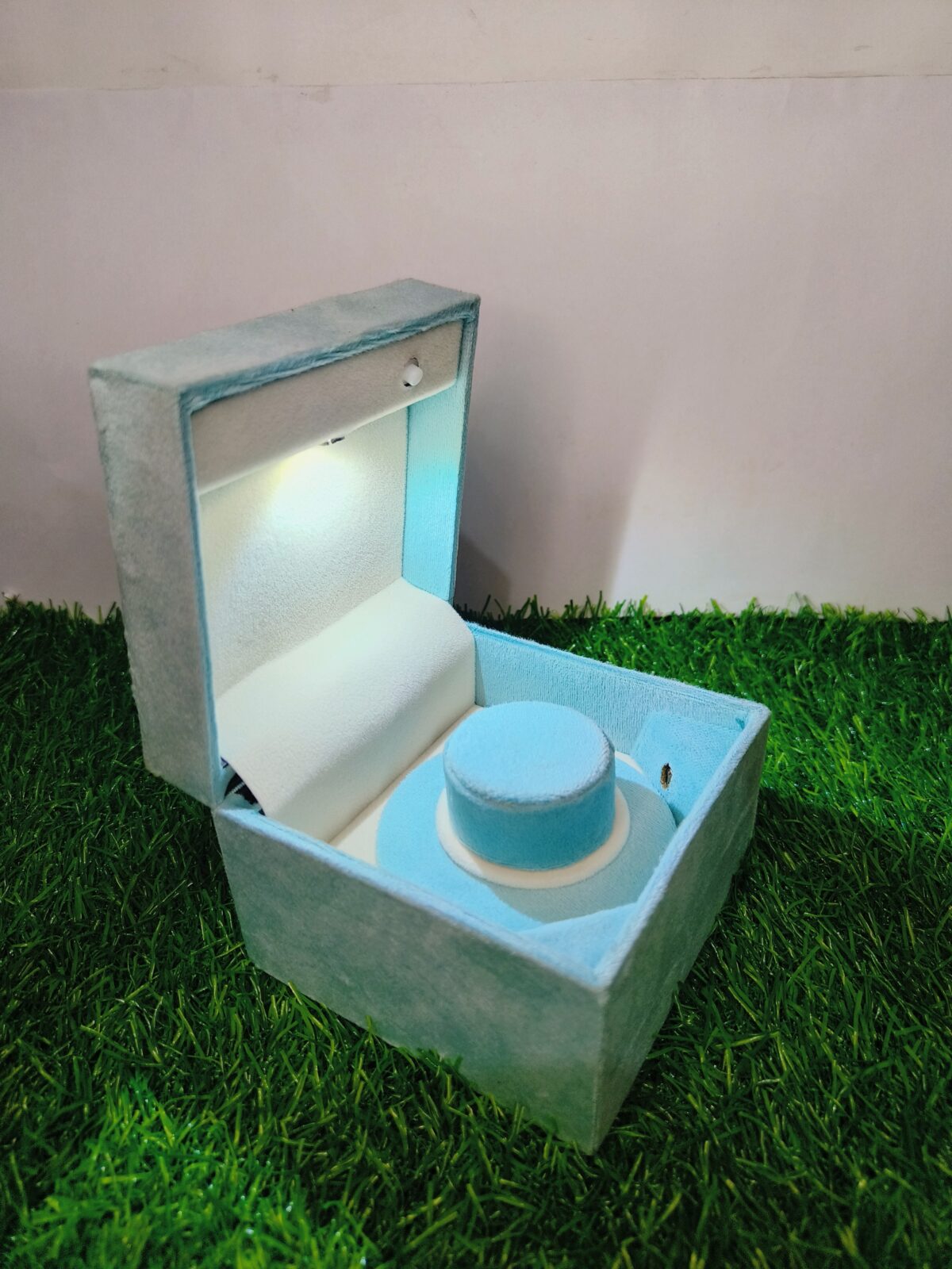 Led Rotating Velvet Jewellery Bangle Box 4"x 4" INCH (Light Blue) - Image 3